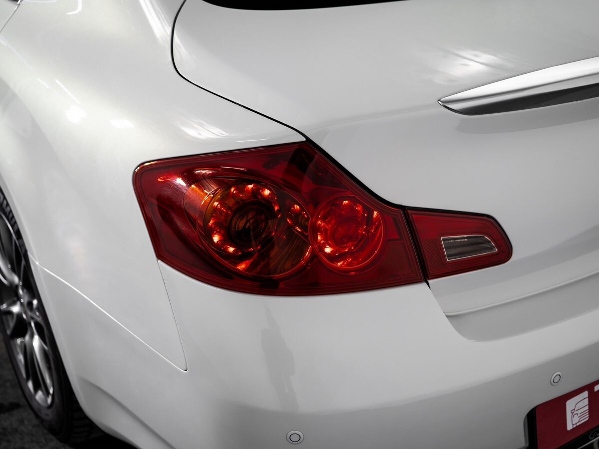 Infiniti G 2010 - фото автомобиля