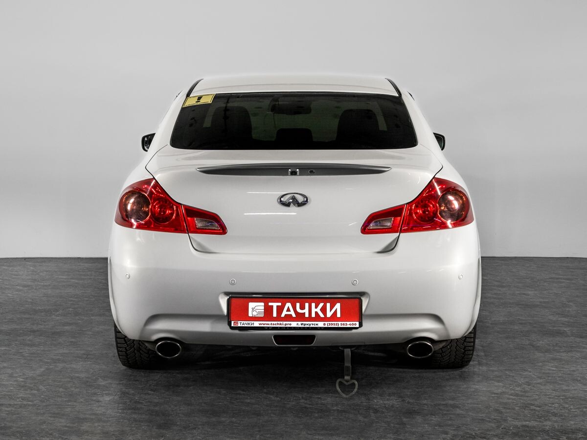 Infiniti G 2010 - фото автомобиля