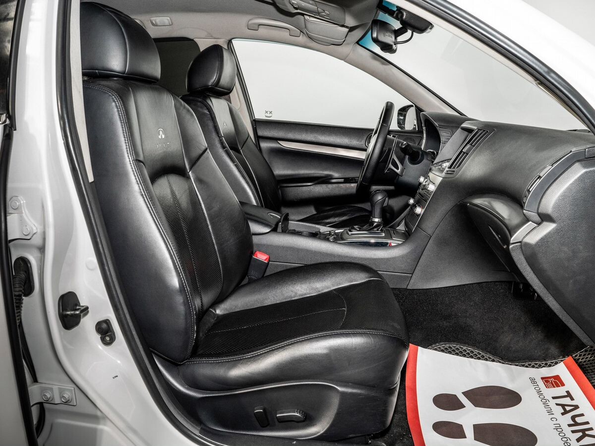 Infiniti G 2010 - фото автомобиля