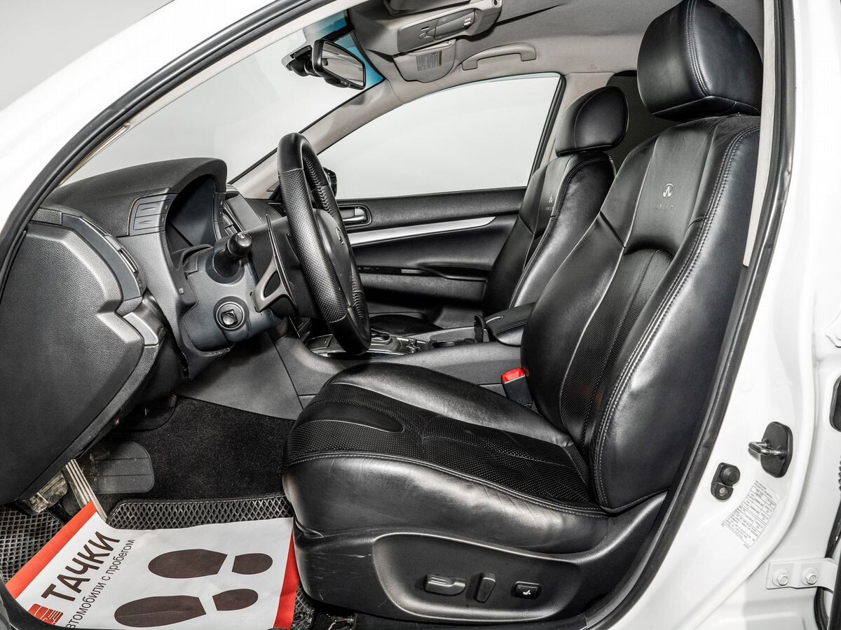 Infiniti G 2010 - фото автомобиля
