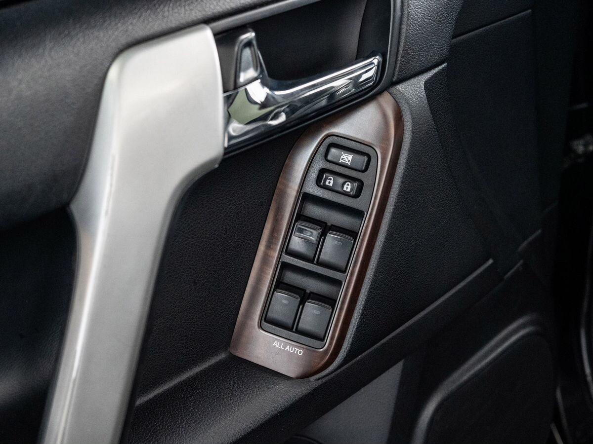 Toyota Land Cruiser Prado 2014 - фото автомобиля