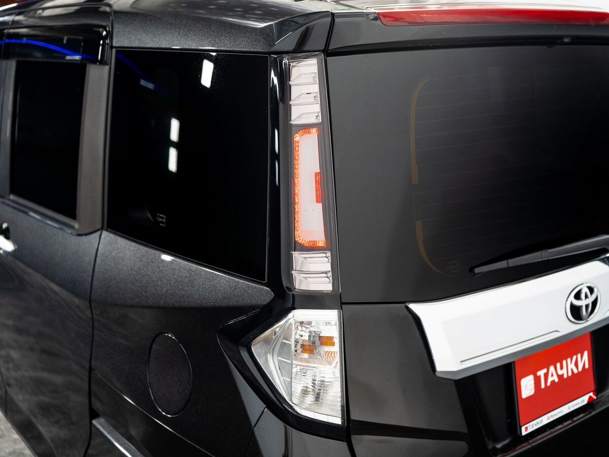 Toyota Tank 2017 - фото автомобиля