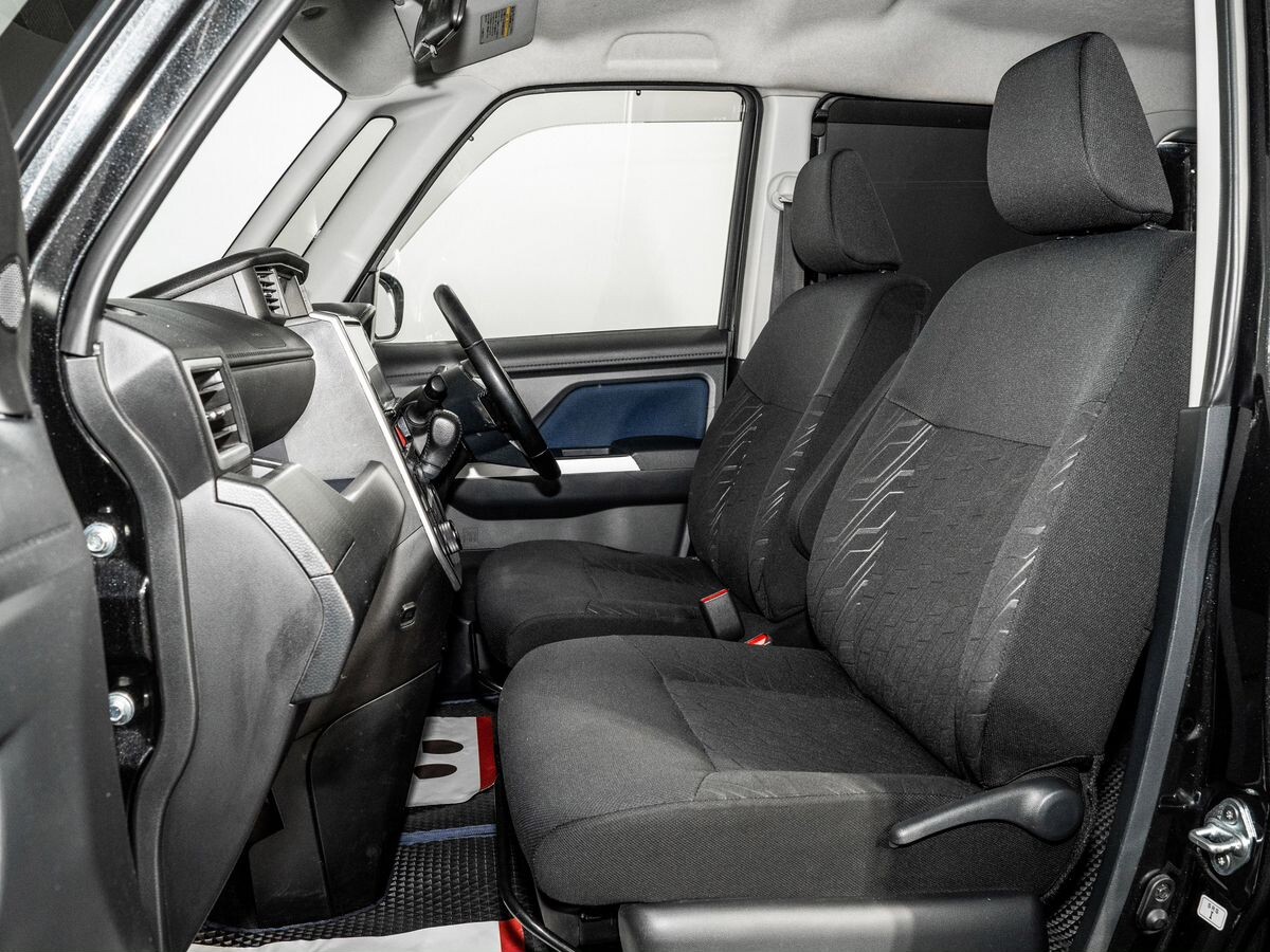 Toyota Tank 2017 - фото автомобиля