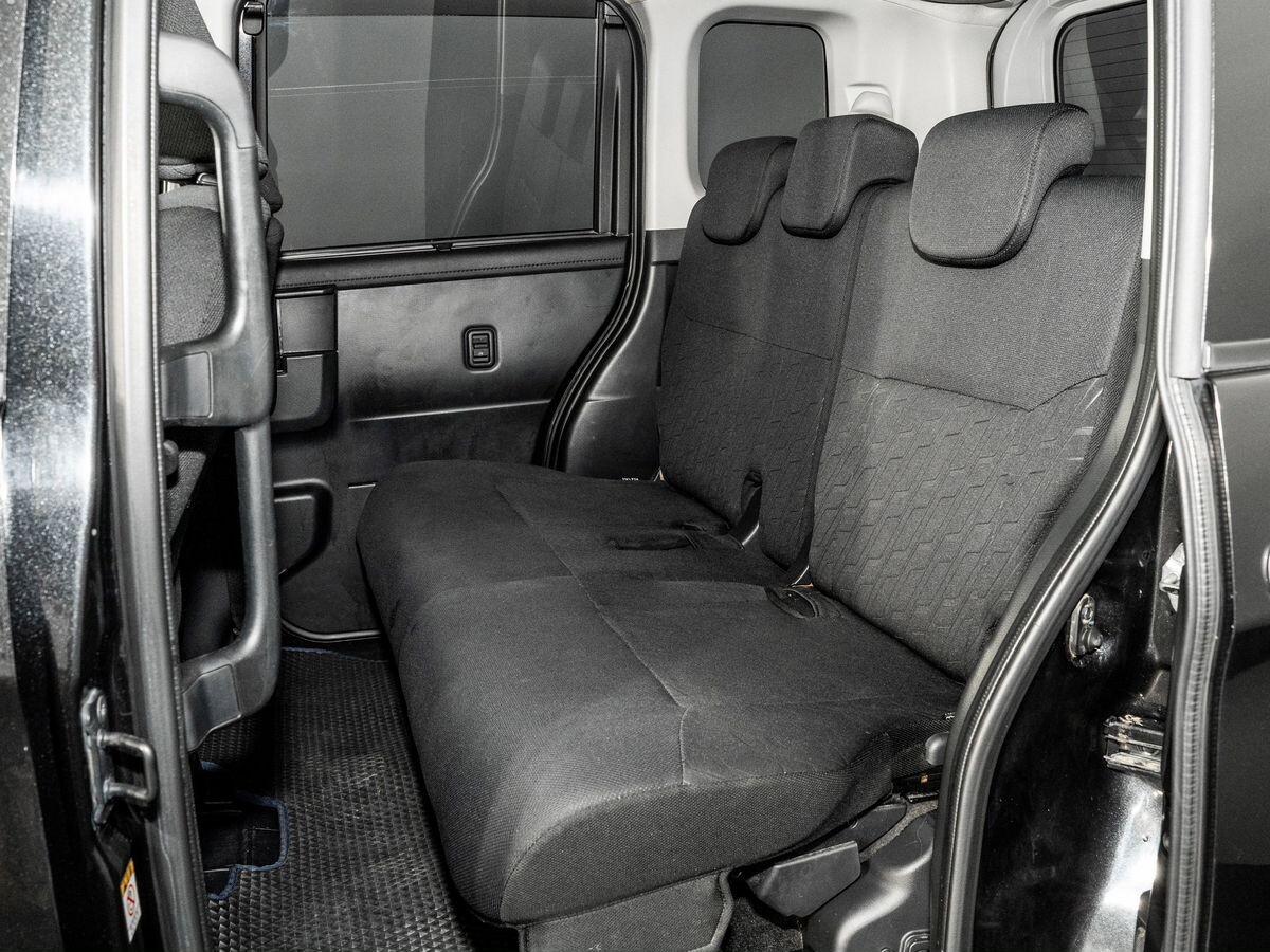 Toyota Tank 2017 - фото автомобиля