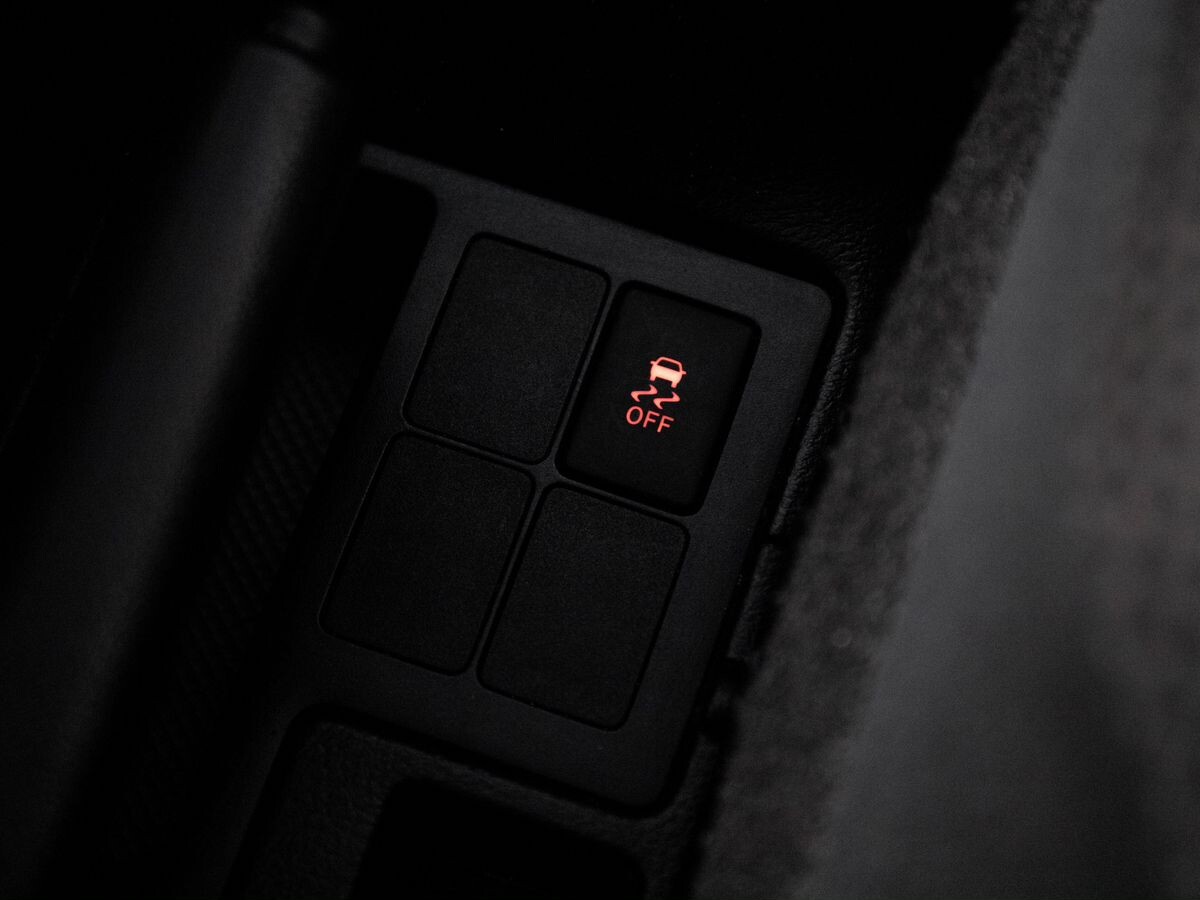 Toyota Vitz 2016 - фото автомобиля