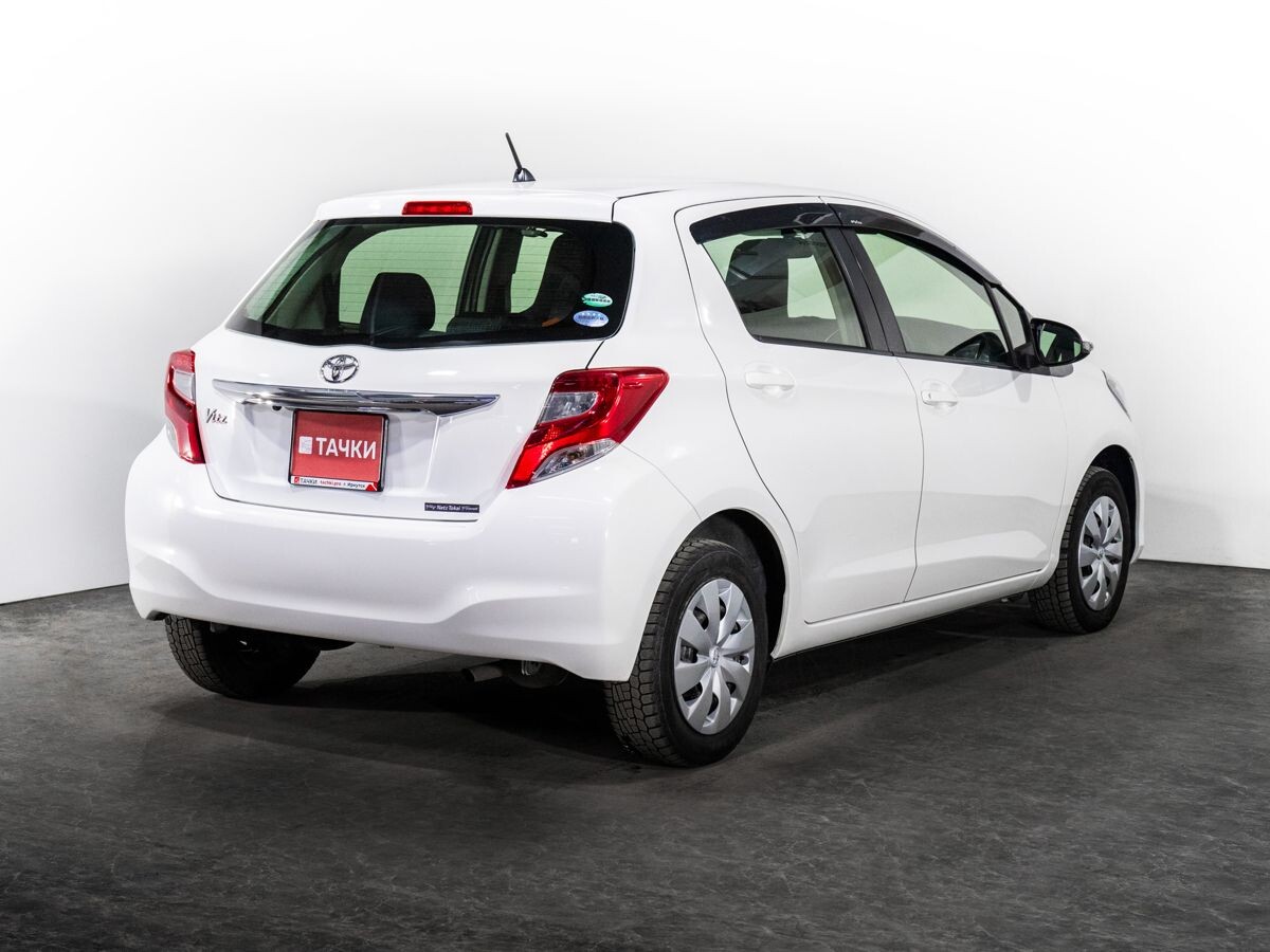 Toyota Vitz 2016 - фото автомобиля