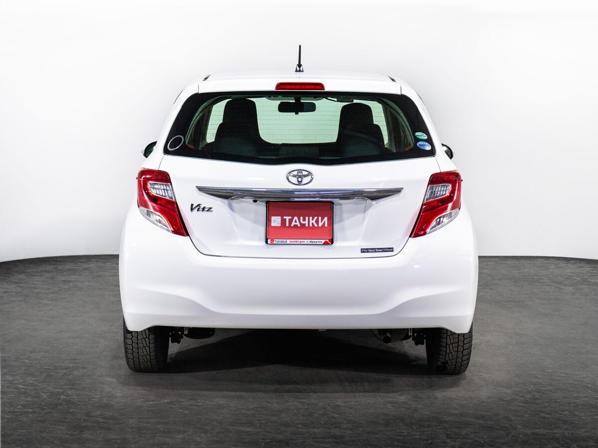 Toyota Vitz 2016 - фото автомобиля
