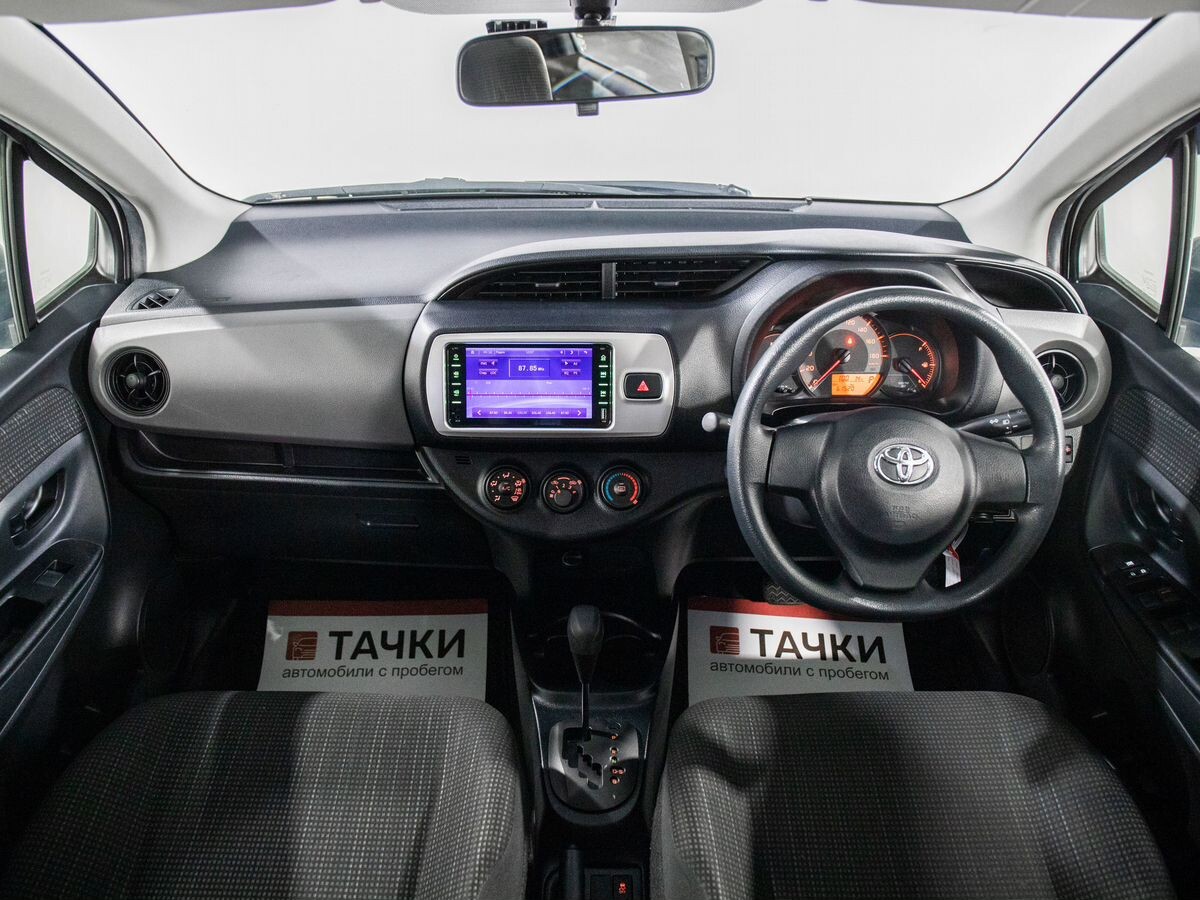 Toyota Vitz 2016 - фото автомобиля