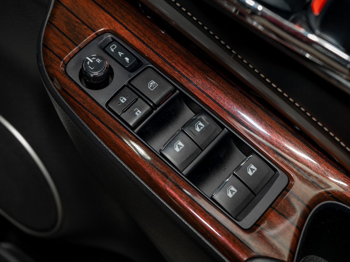 Toyota Harrier 2017 - фото автомобиля