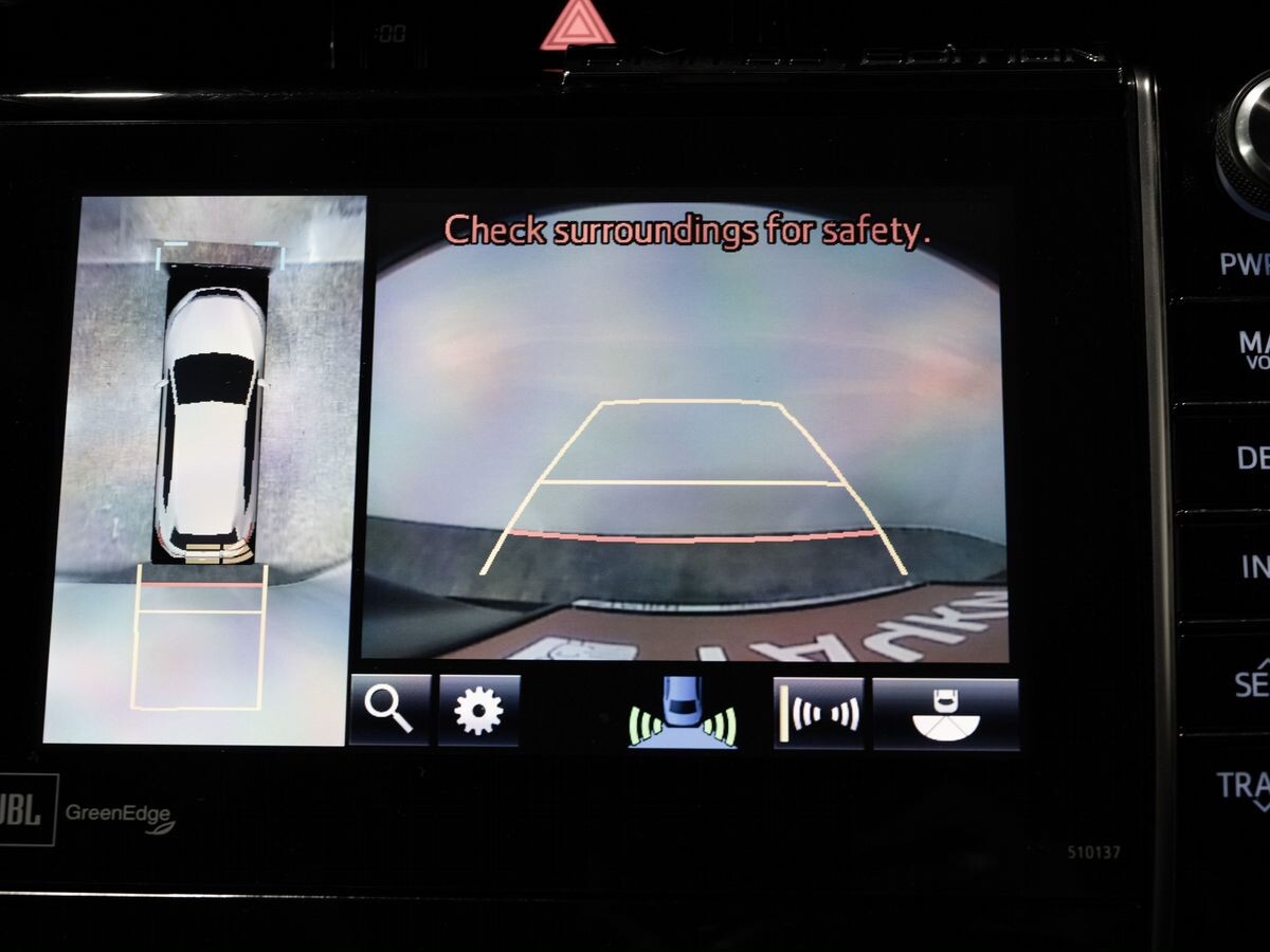 Toyota Harrier 2017 - фото автомобиля