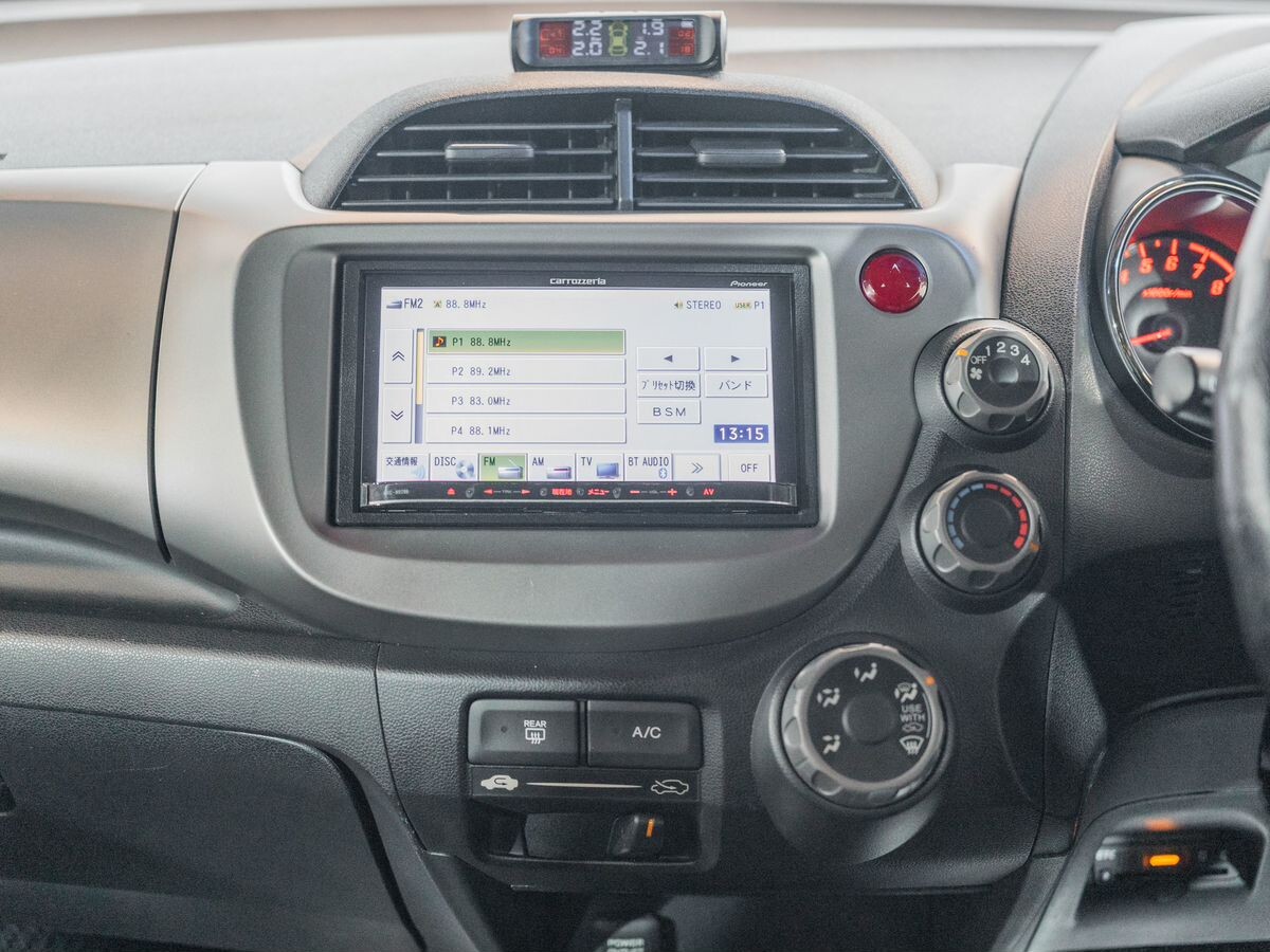 Honda Fit 2011 - фото автомобиля