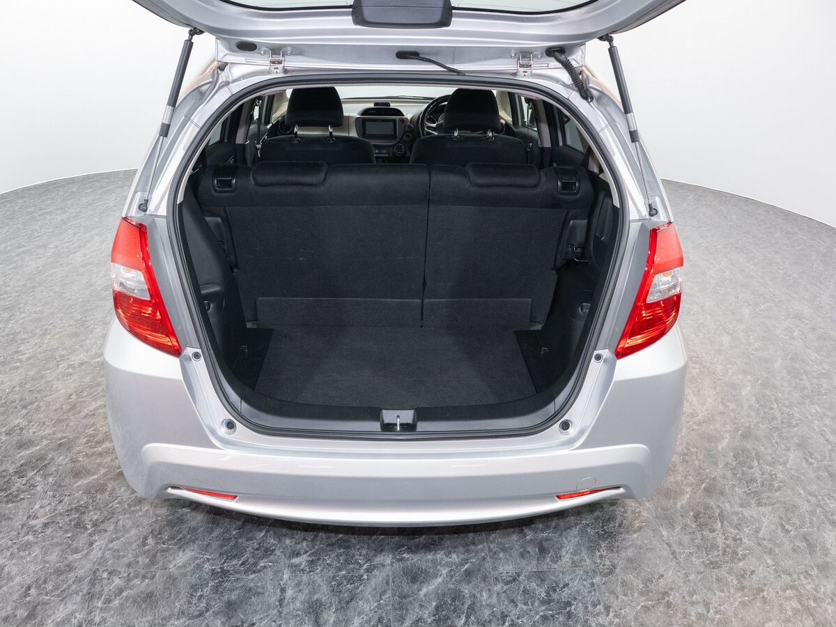 Honda Fit 2011 - фото автомобиля