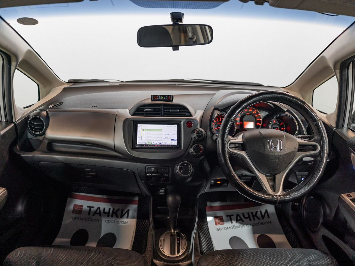 Honda Fit 2011 - фото автомобиля