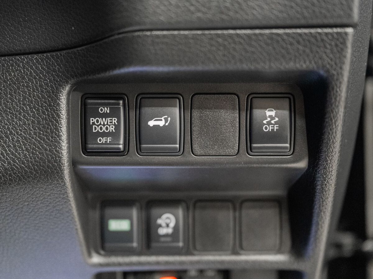 Nissan X-Trail 2018 - фото автомобиля