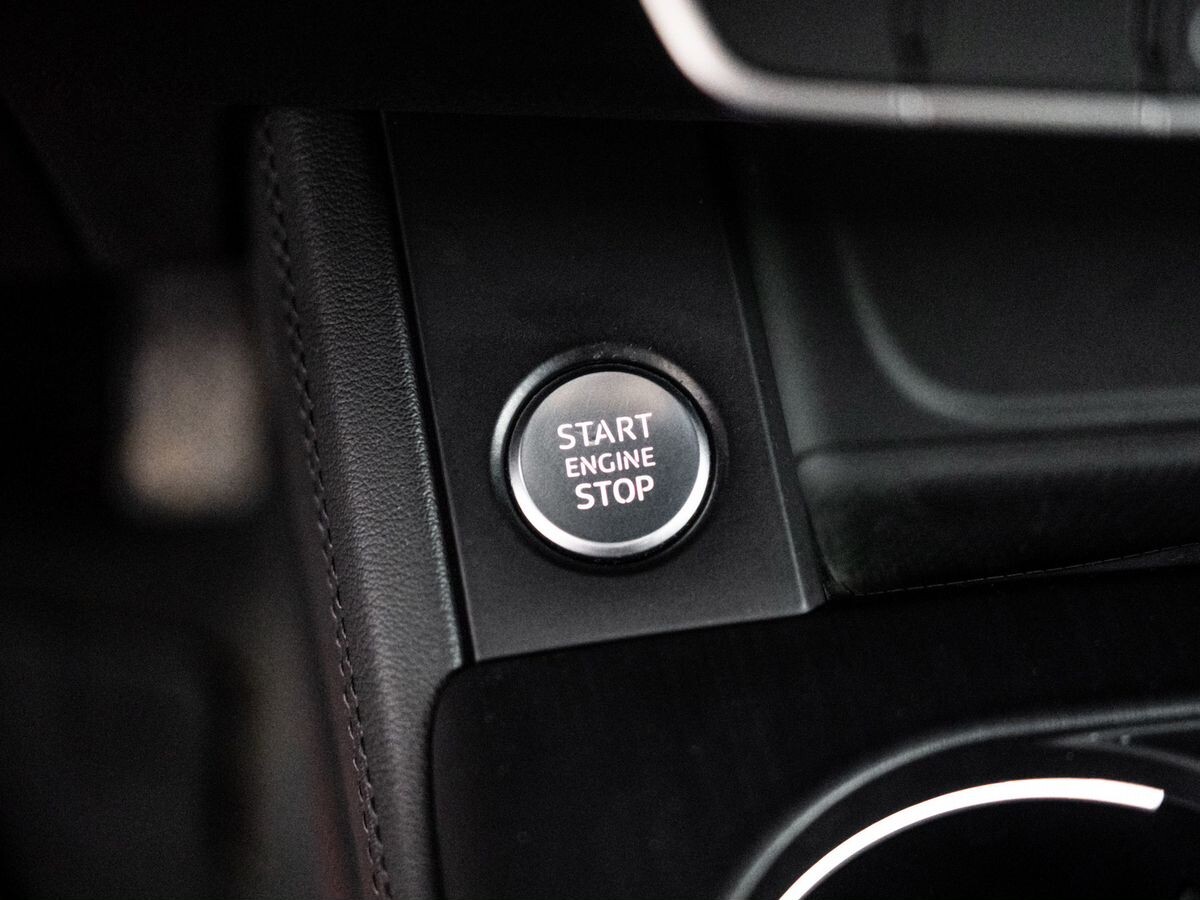 Audi A4 2016 - фото автомобиля