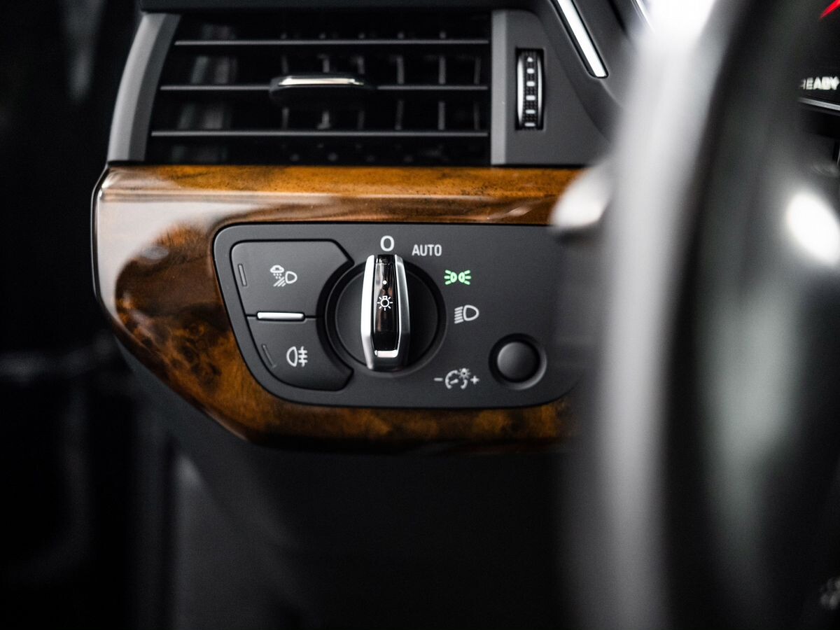 Audi A4 2016 - фото автомобиля