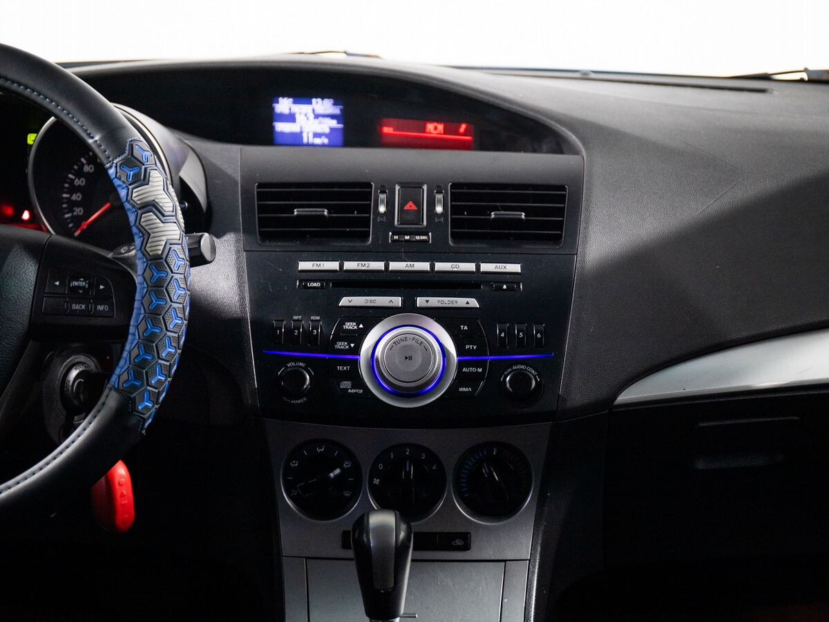 Mazda 3 2011 - фото автомобиля