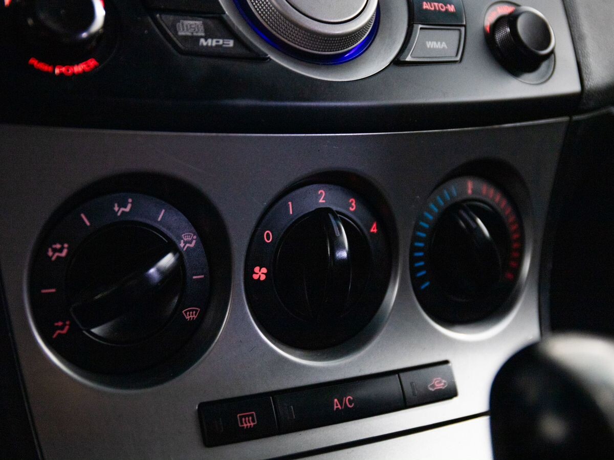 Mazda 3 2011 - фото автомобиля