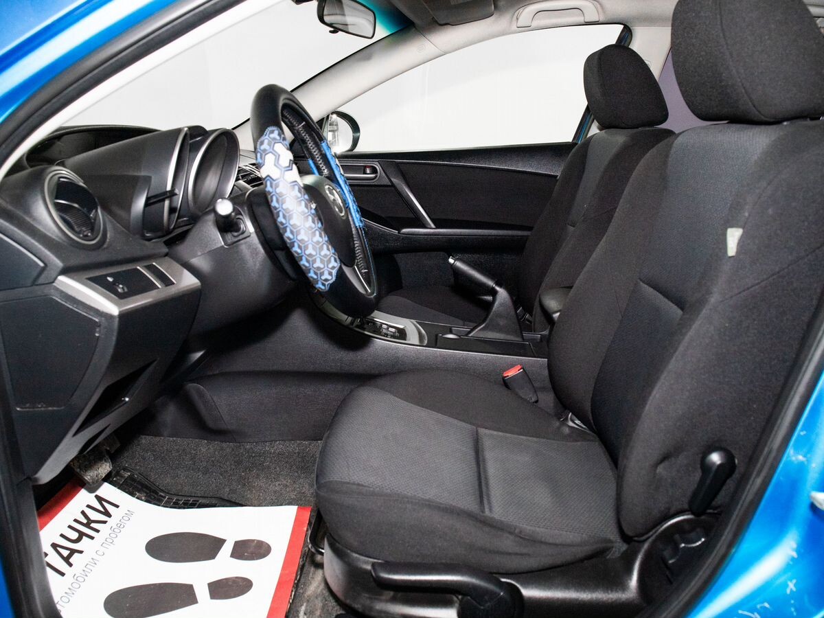 Mazda 3 2011 - фото автомобиля