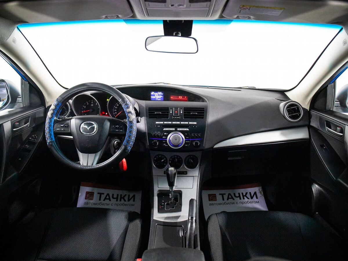 Mazda 3 2011 - фото автомобиля
