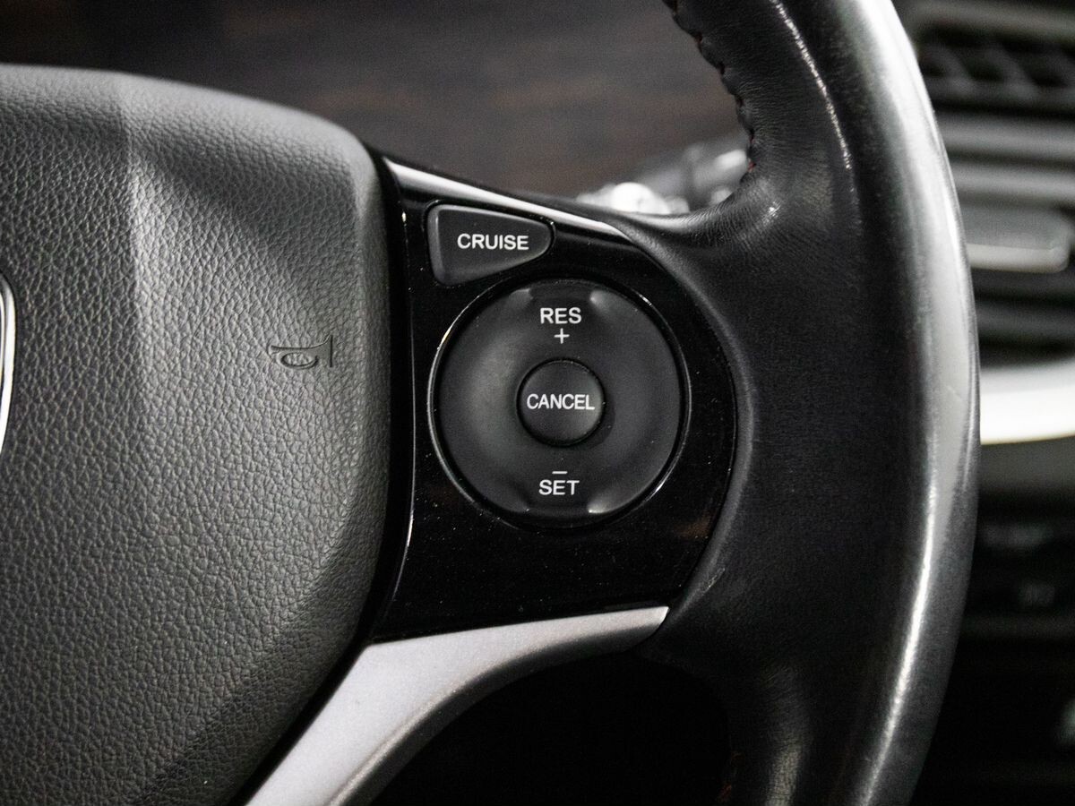 Honda Jade 2016 - фото автомобиля