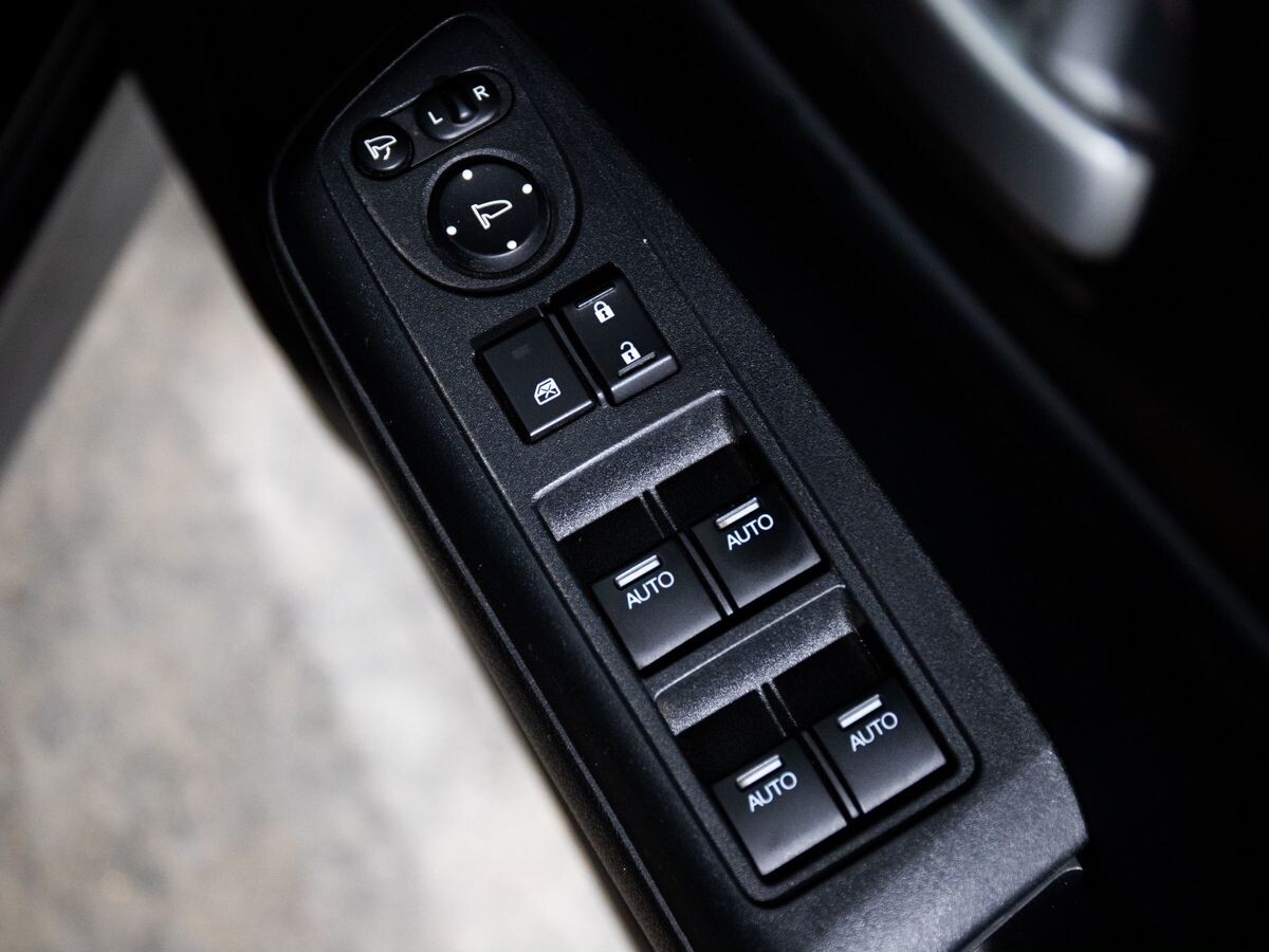 Honda Jade 2016 - фото автомобиля