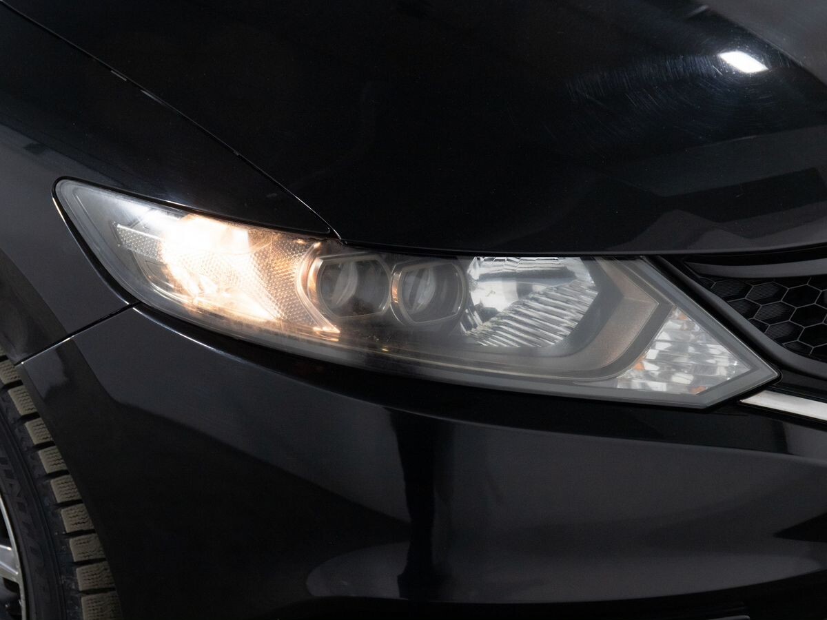 Honda Jade 2016 - фото автомобиля