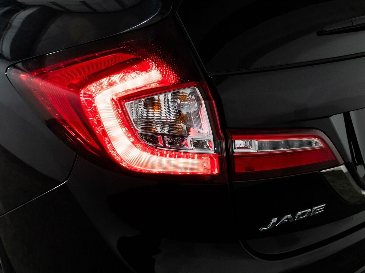 Honda Jade 2016 - фото автомобиля