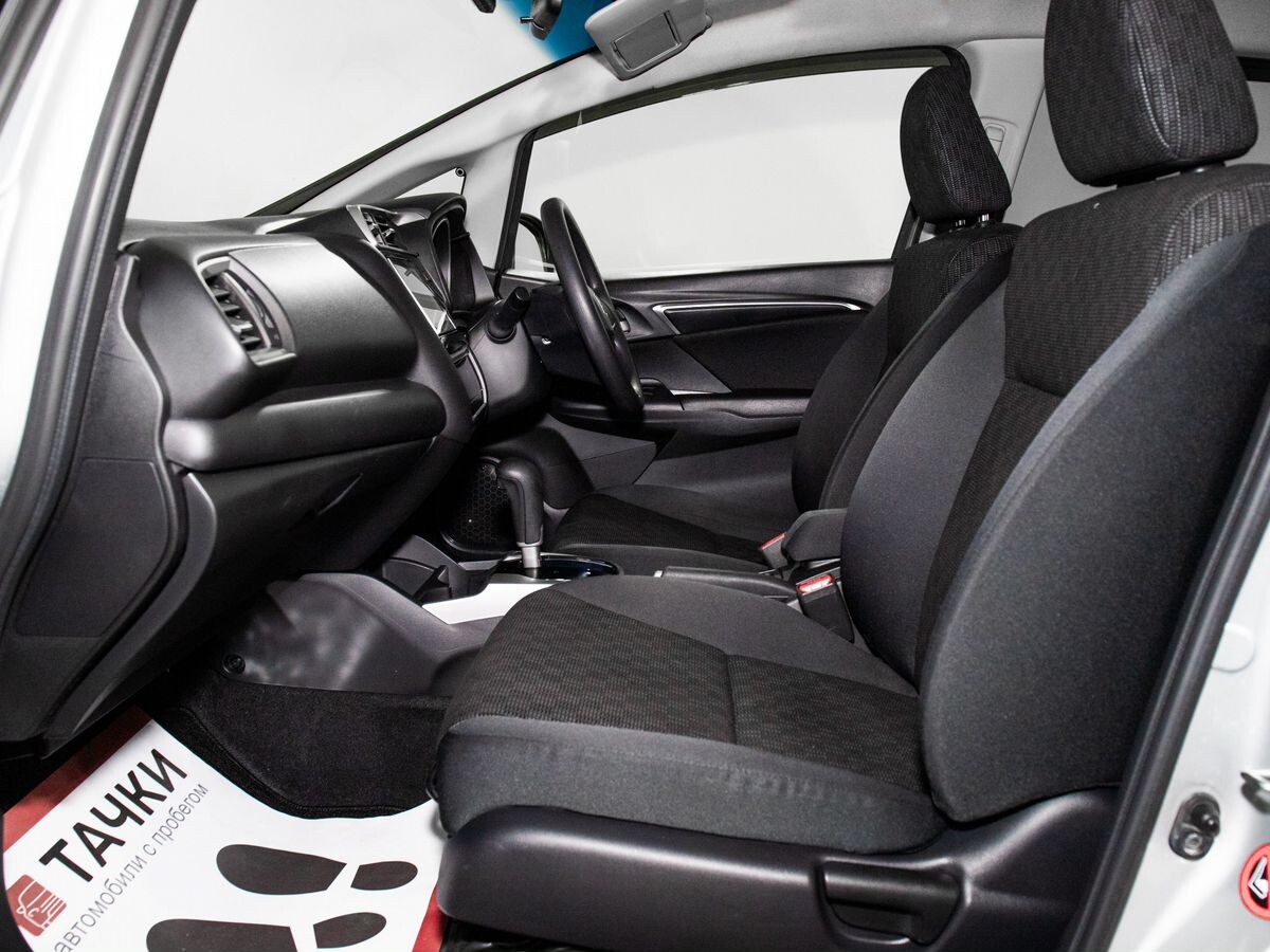 Honda Fit 2013 - фото автомобиля