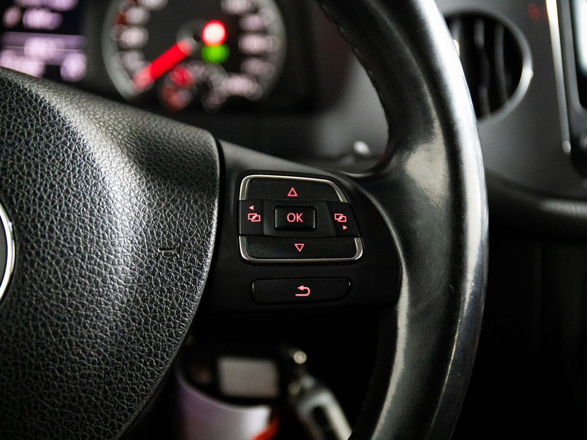 Volkswagen Tiguan 2013 - фото автомобиля