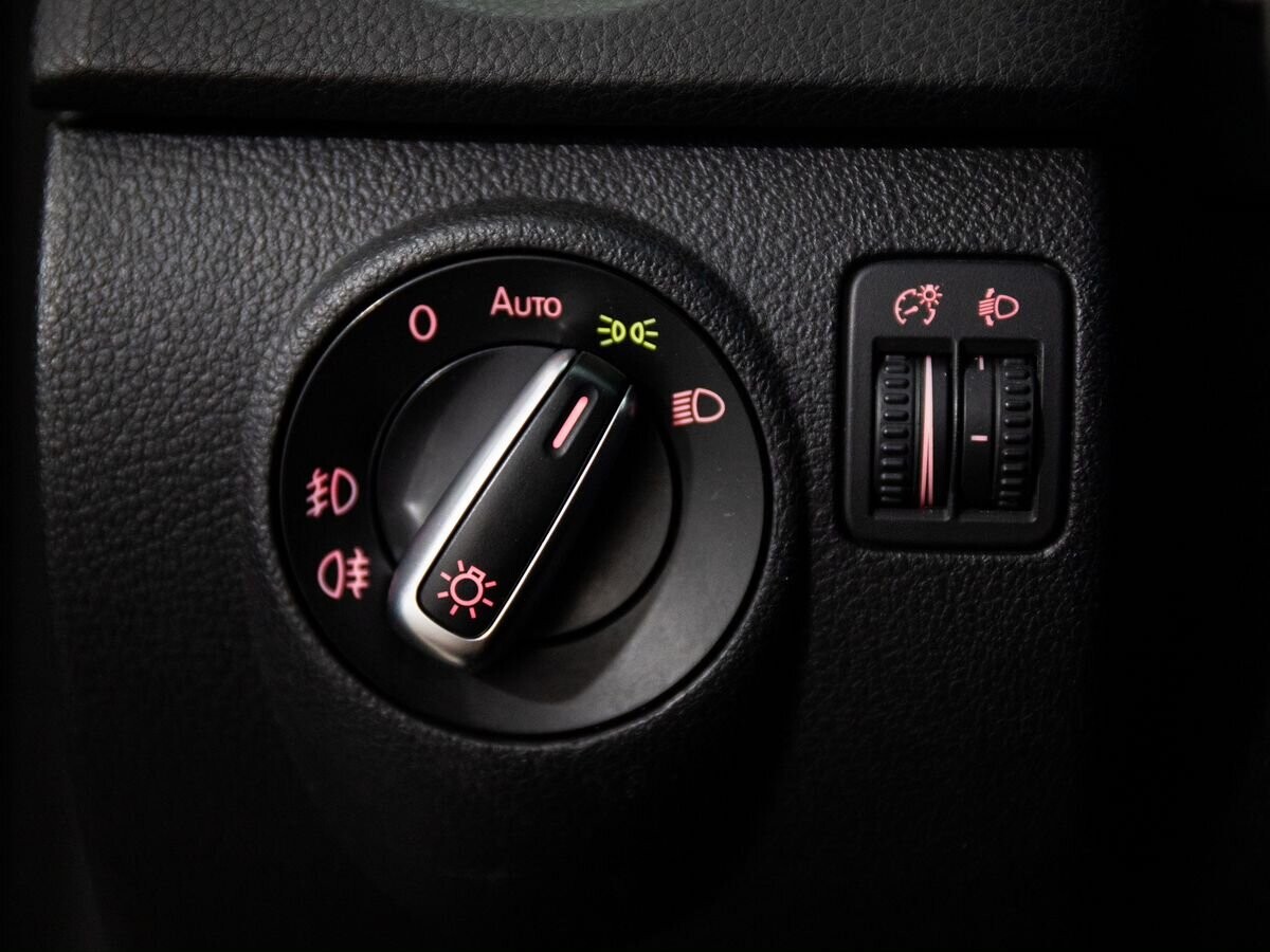 Volkswagen Tiguan 2013 - фото автомобиля