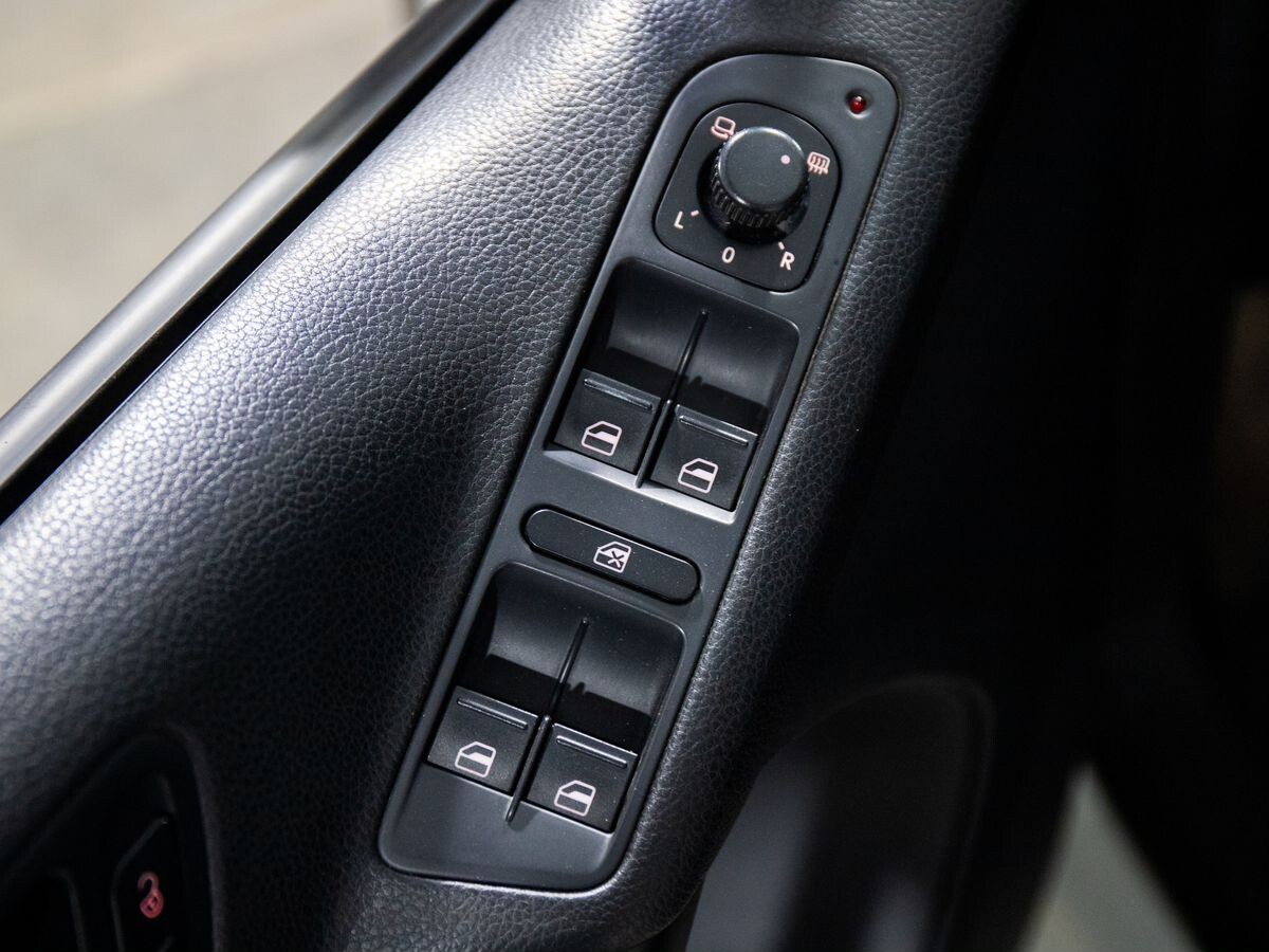 Volkswagen Tiguan 2013 - фото автомобиля