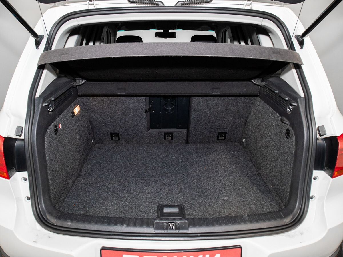 Volkswagen Tiguan 2013 - фото автомобиля