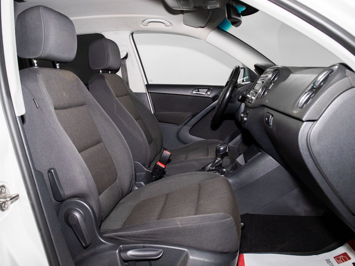 Volkswagen Tiguan 2013 - фото автомобиля