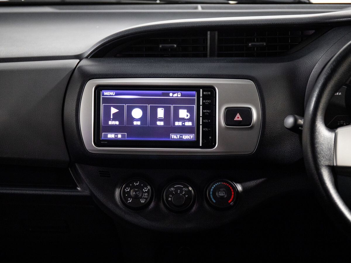 Toyota Vitz 2014 - фото автомобиля