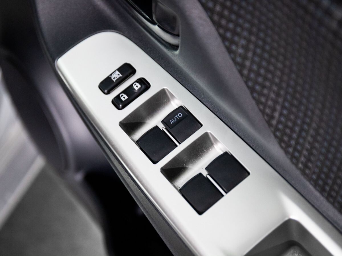 Toyota Vitz 2014 - фото автомобиля