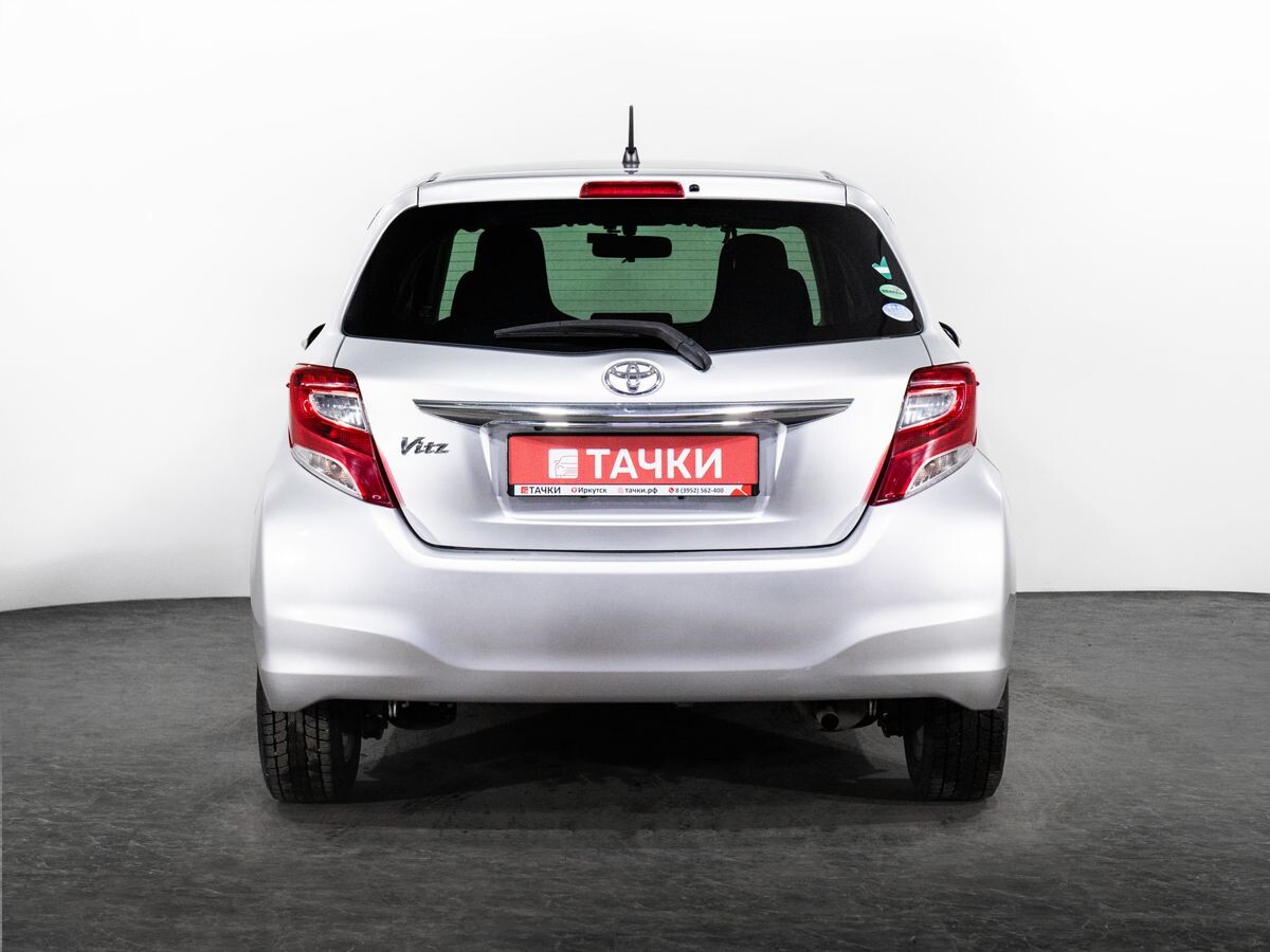 Toyota Vitz 2014 - фото автомобиля