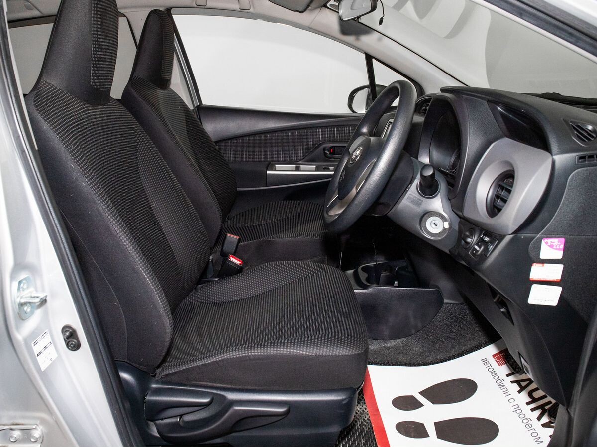 Toyota Vitz 2014 - фото автомобиля