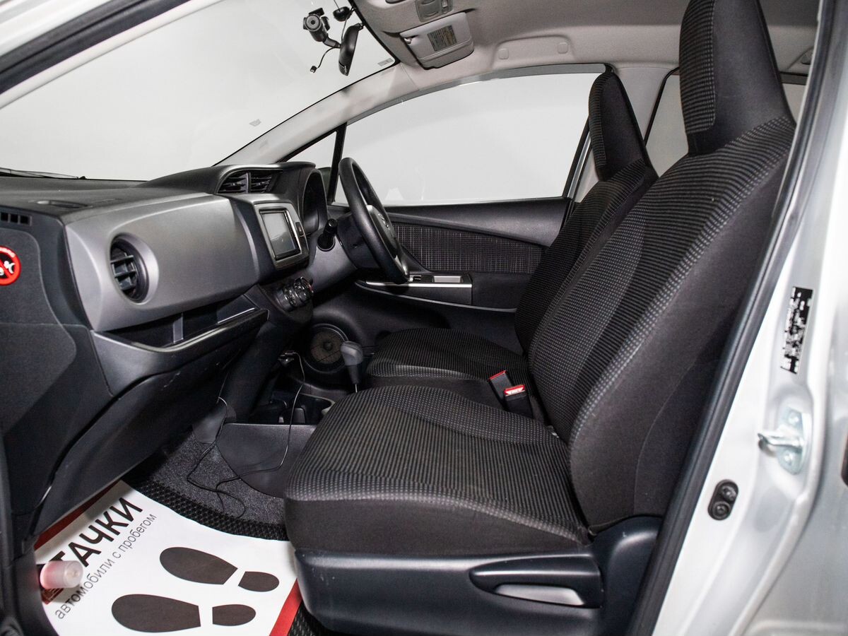 Toyota Vitz 2014 - фото автомобиля