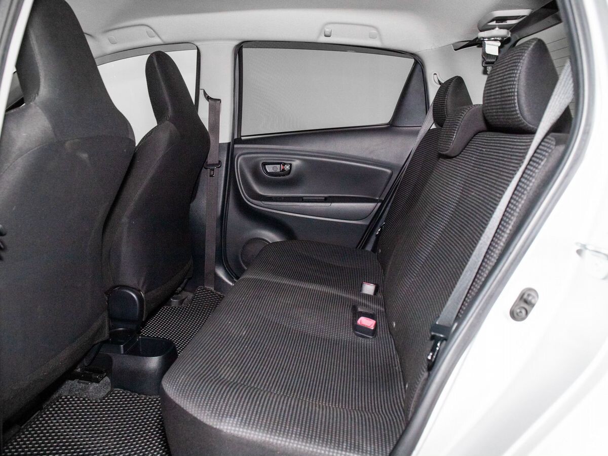 Toyota Vitz 2014 - фото автомобиля