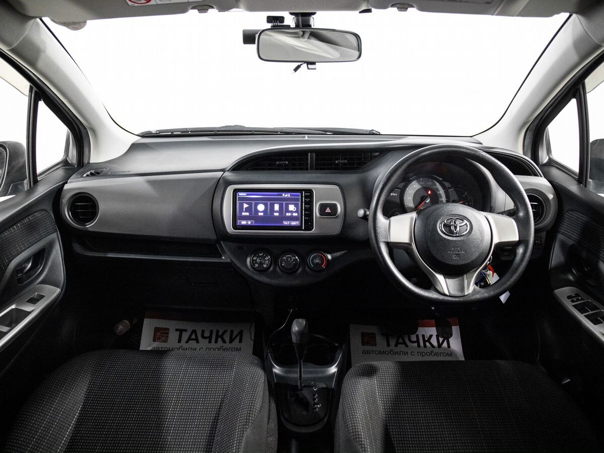 Toyota Vitz 2014 - фото автомобиля