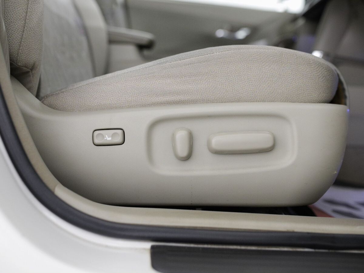 Toyota Premio 2012 - фото автомобиля