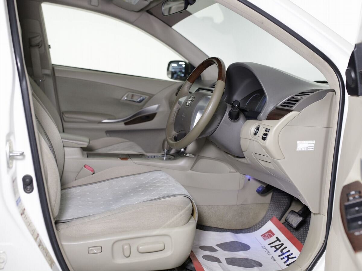 Toyota Premio 2012 - фото автомобиля