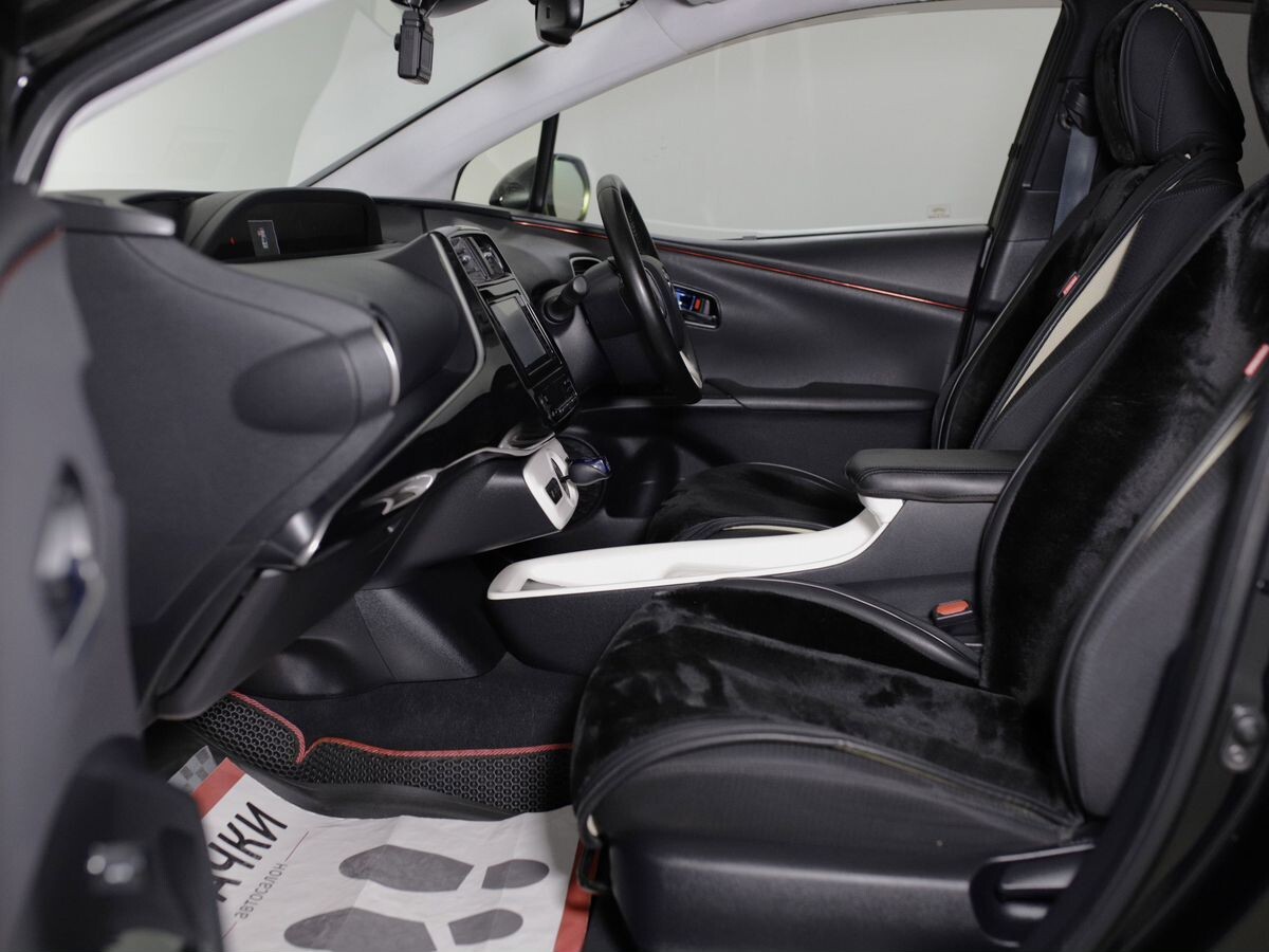 Toyota Prius 2016 - фото автомобиля