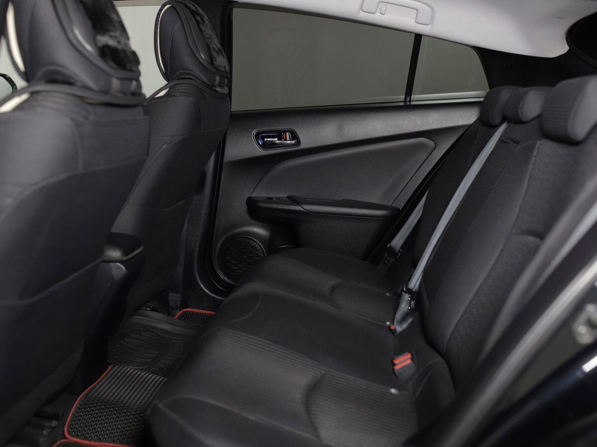 Toyota Prius 2016 - фото автомобиля