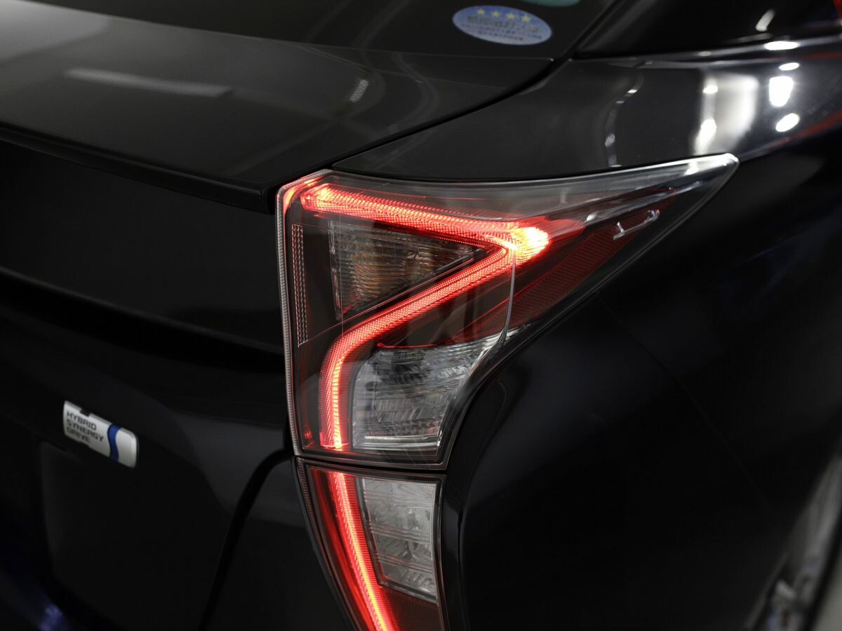 Toyota Prius 2016 - фото автомобиля