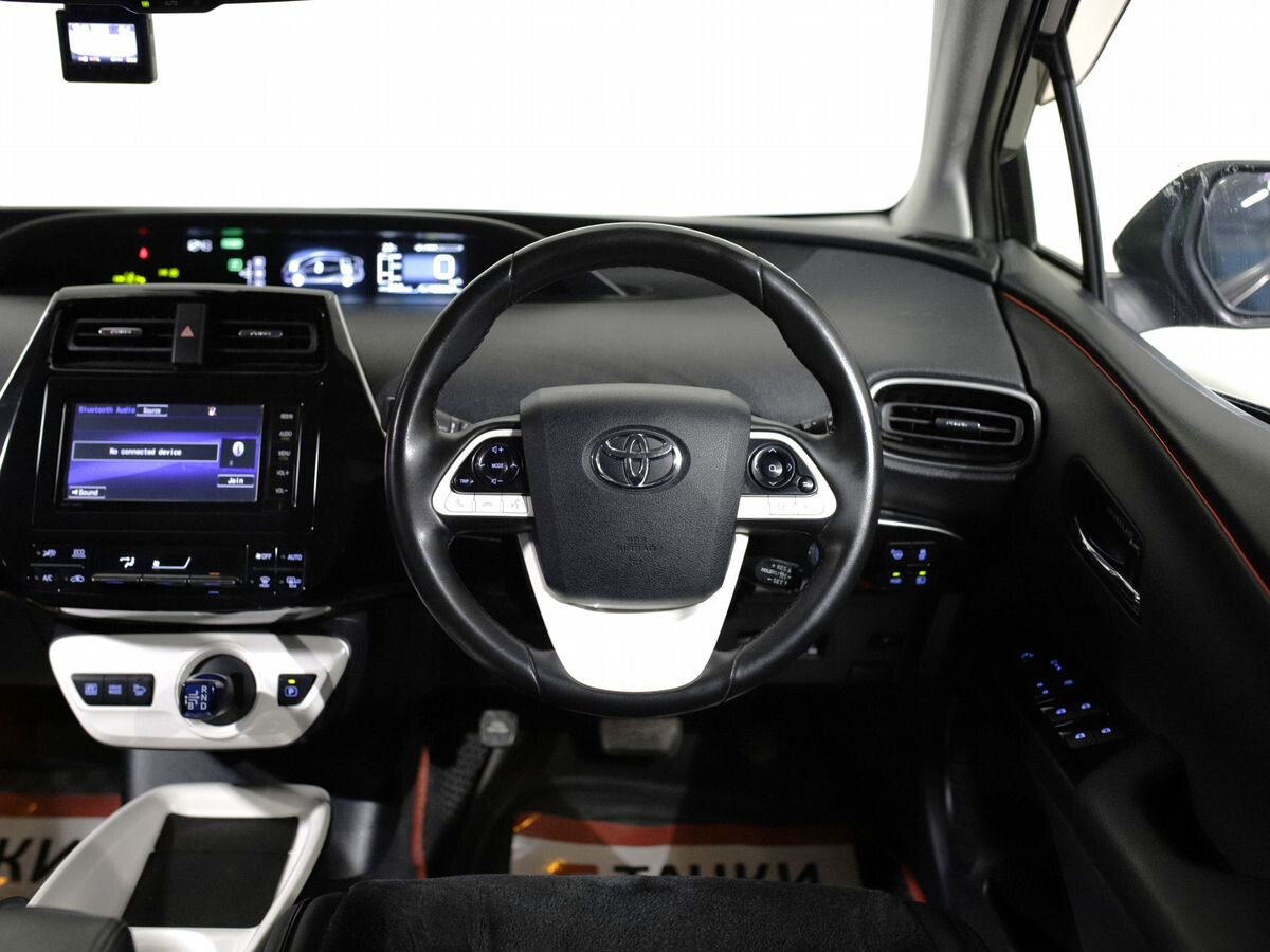 Toyota Prius 2016 - фото автомобиля