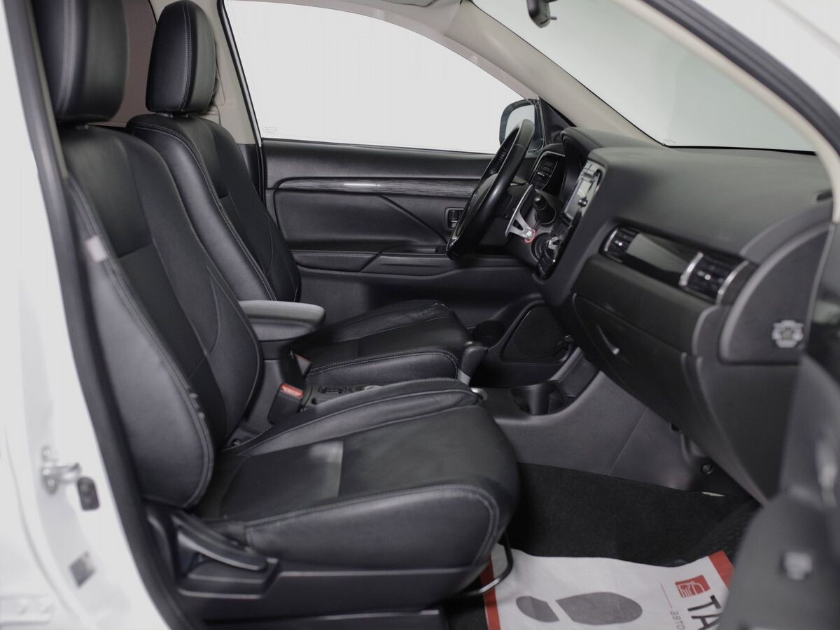 Mitsubishi Outlander 2015 - фото автомобиля