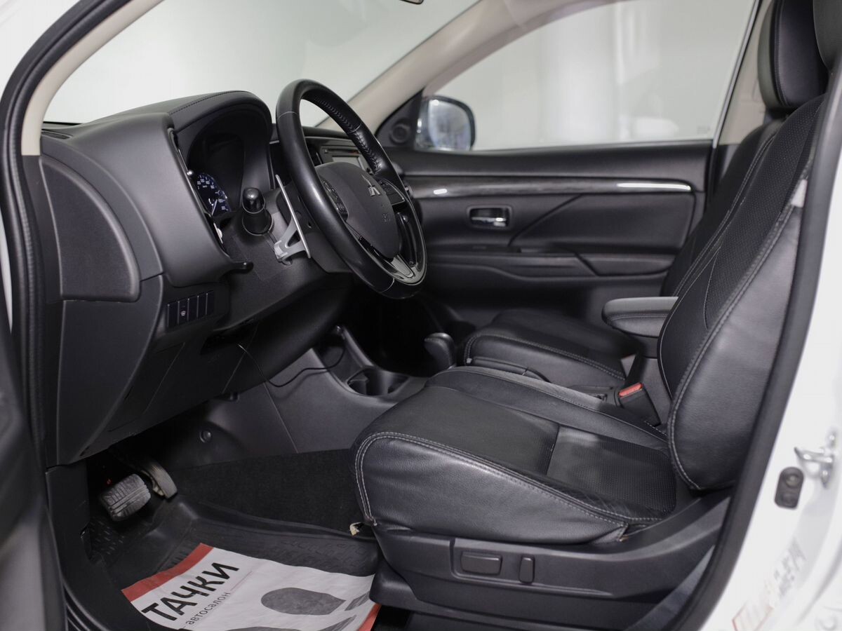 Mitsubishi Outlander 2015 - фото автомобиля