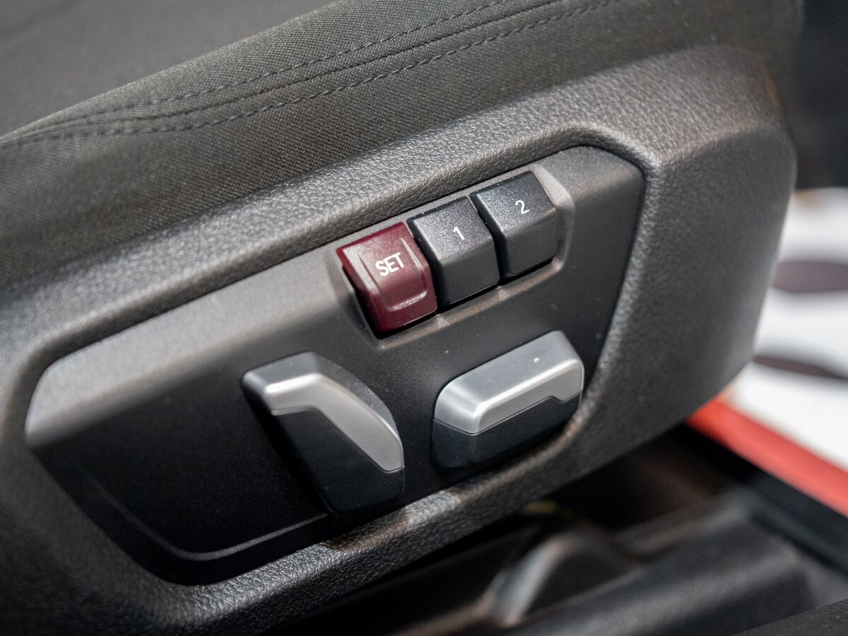 BMW 3 серии 2017 - фото автомобиля